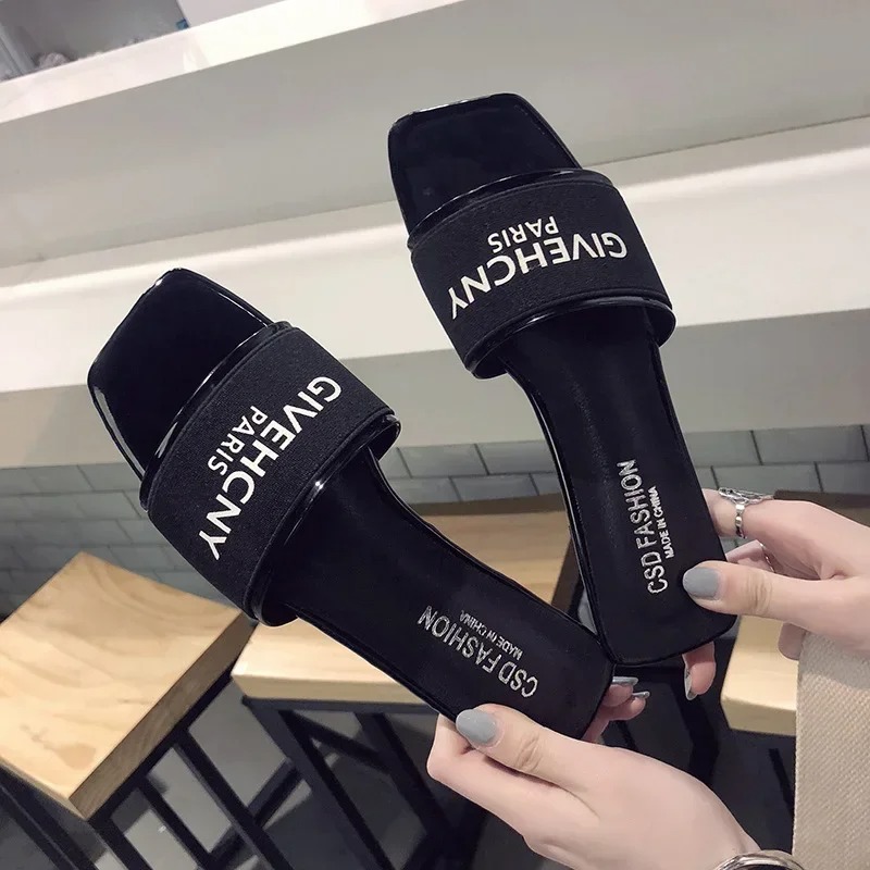 Women'S Fashion Sandals - 女性のスリッパブランドサマーサンダル 2025 アウトドアファッション女性のスリッパカジュアルパーティービーチビーチサンダルビーチスリッパ