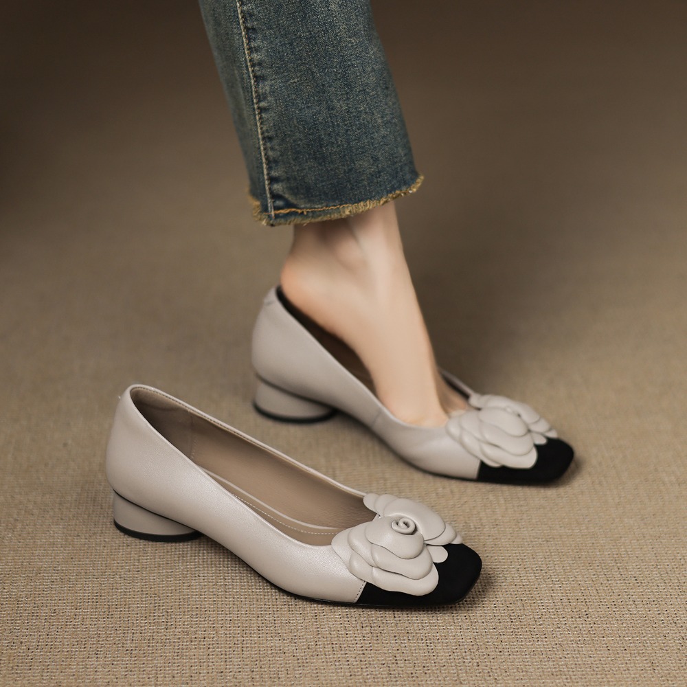 ファッションフラワーシングルシューズ秋の新作スクエアトゥ浅口 - Women'S Fashion Walking Shoes のレビューと価格