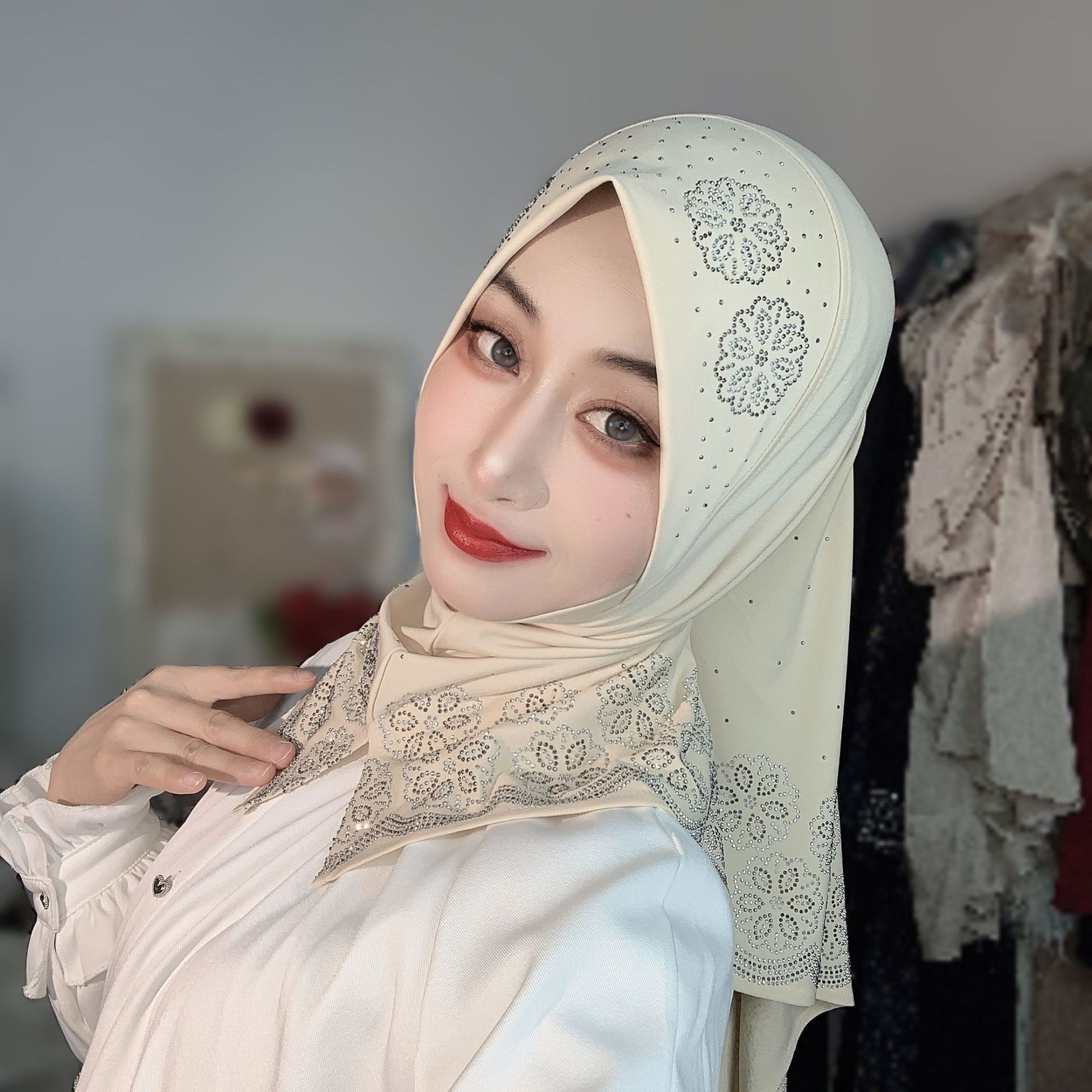 既製服ムスリムヒジャブ女性用ラインストーン花柄デザインソフト - Women Fashion Designer のレビューと価格