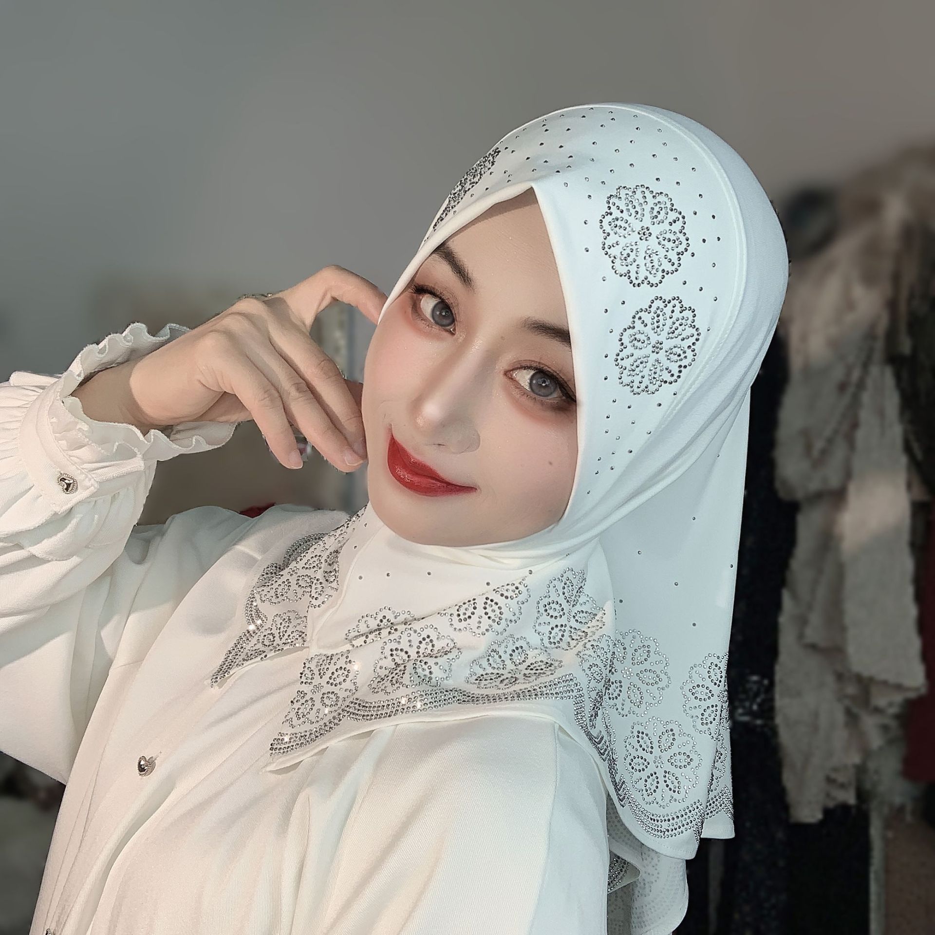 既製服ムスリムヒジャブ女性用ラインストーン花柄デザインソフト - Women Fashion Designer のレビューと価格
