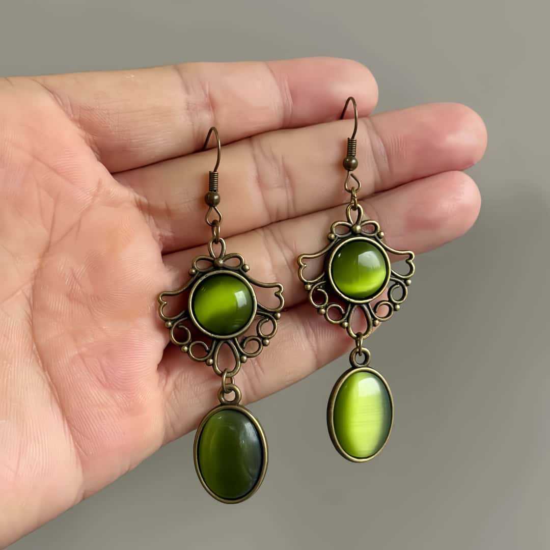 レトロビクトリア朝時代中空レースグリーンオパールダングルイヤ - Women'S Fashion Victorian Era のレビューと価格
