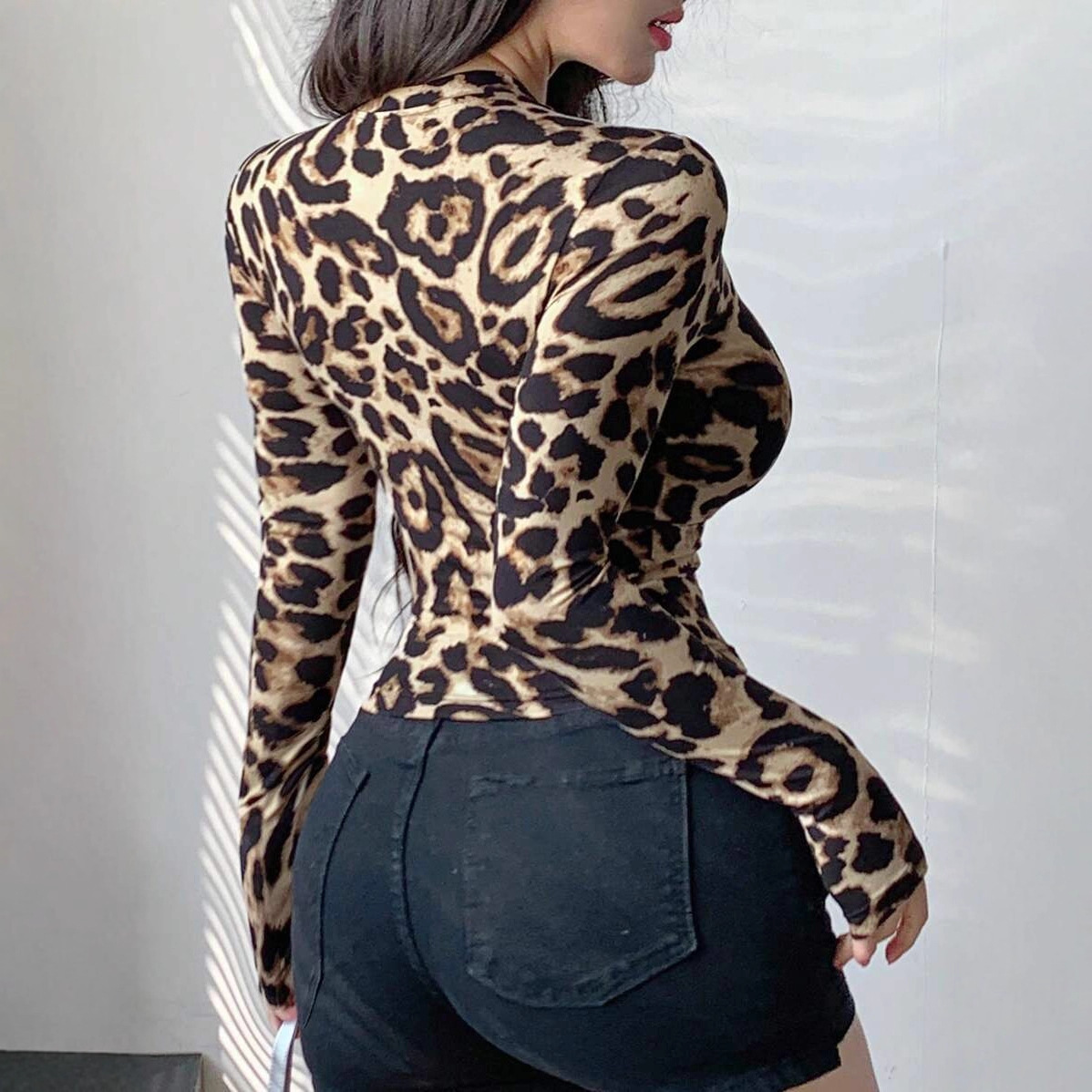 女性用レオパード柄ジップアップ長袖クロップジャケットスリムフ - Women Fashion Jackets のレビューと価格