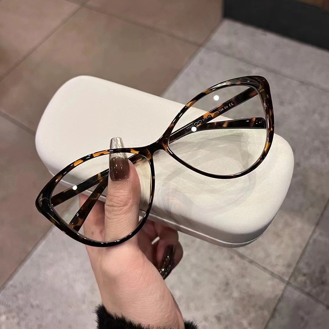 新しいラージフレームキャットアイレトロブルーライトカットメガ - Women'S Fashion Glasses Non Prescription のレビューと価格