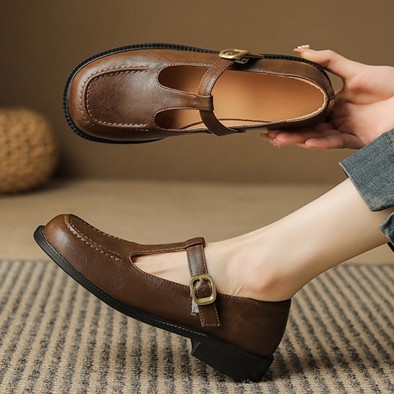 カジュアル女性のフラットシューズ本革ファッション快適な T  - Women'S Fashion Walking Shoes のレビューと価格