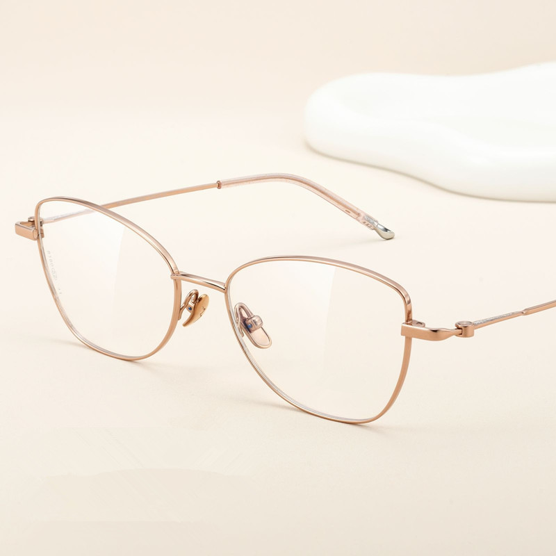 超軽量純チタン製キャットアイメガネ 度付き 非球面樹脂レンズ - Women'S Fashion Glasses Non Prescription のレビューと価格