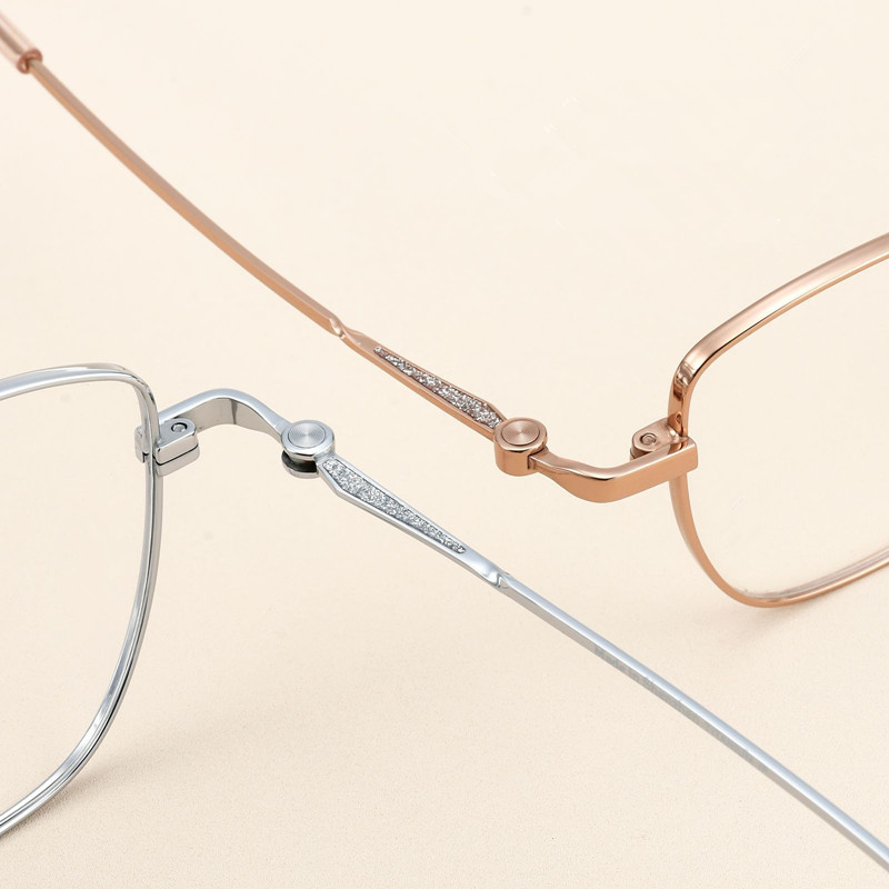 超軽量純チタン製キャットアイメガネ 度付き 非球面樹脂レンズ - Women'S Fashion Glasses Non Prescription のレビューと価格